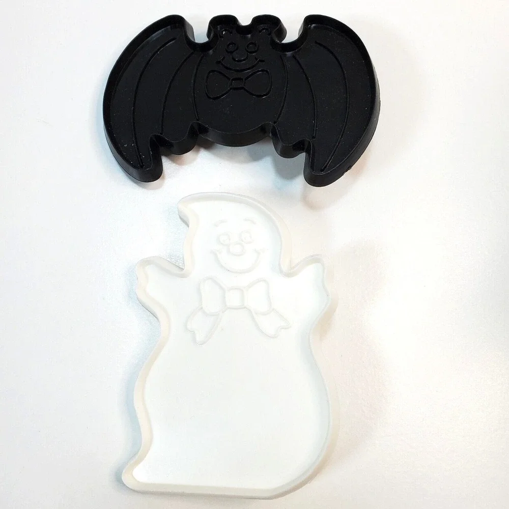 Vtg Current Inc Plastic White Ghost Black Bat Halloween Cookie Cutters Taiwan